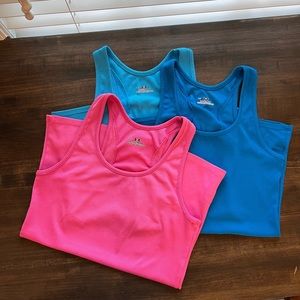 Under Armor set of 3 Size M women’s tank tops